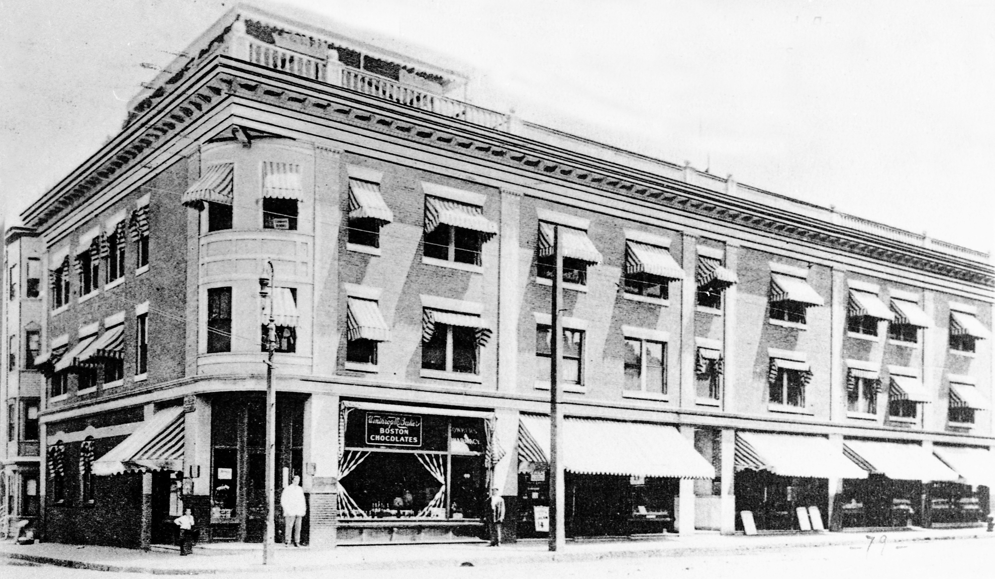 Bowker's Block, 79-87 Harvard St.