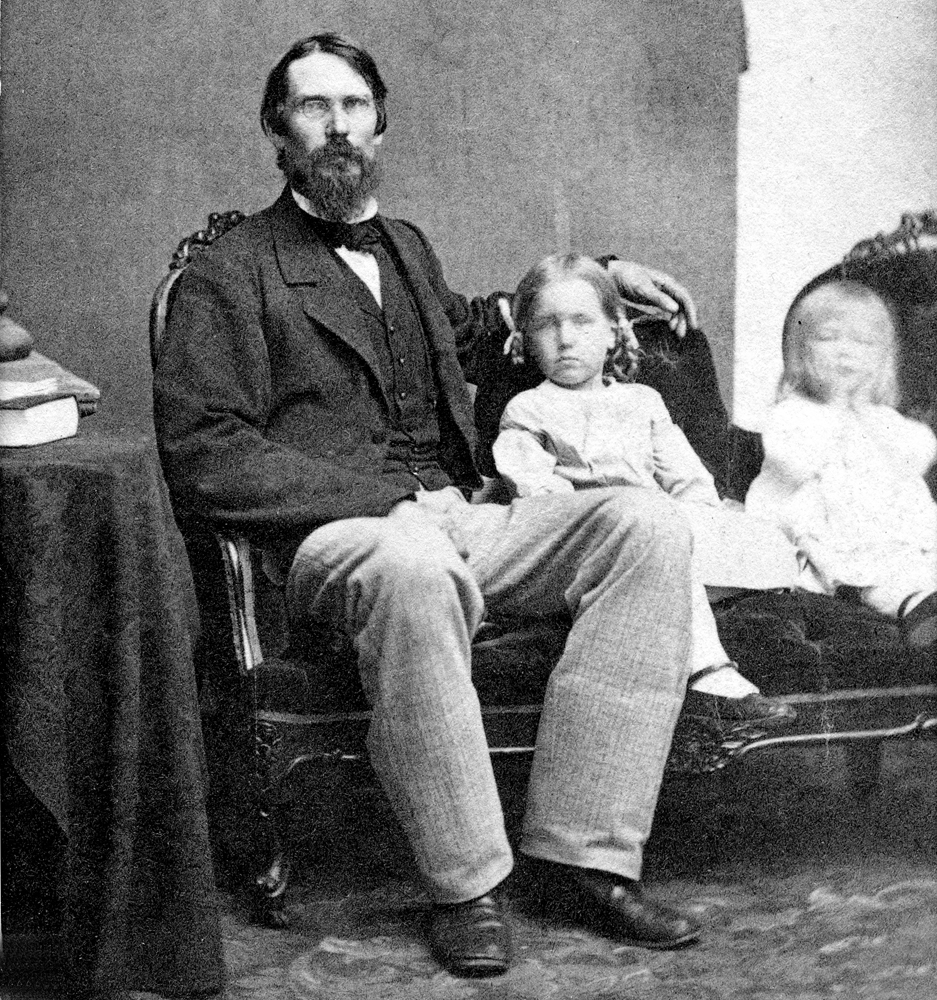 Dr. Tappan Eustis Francis with children, Nellie and Nat, 1861
