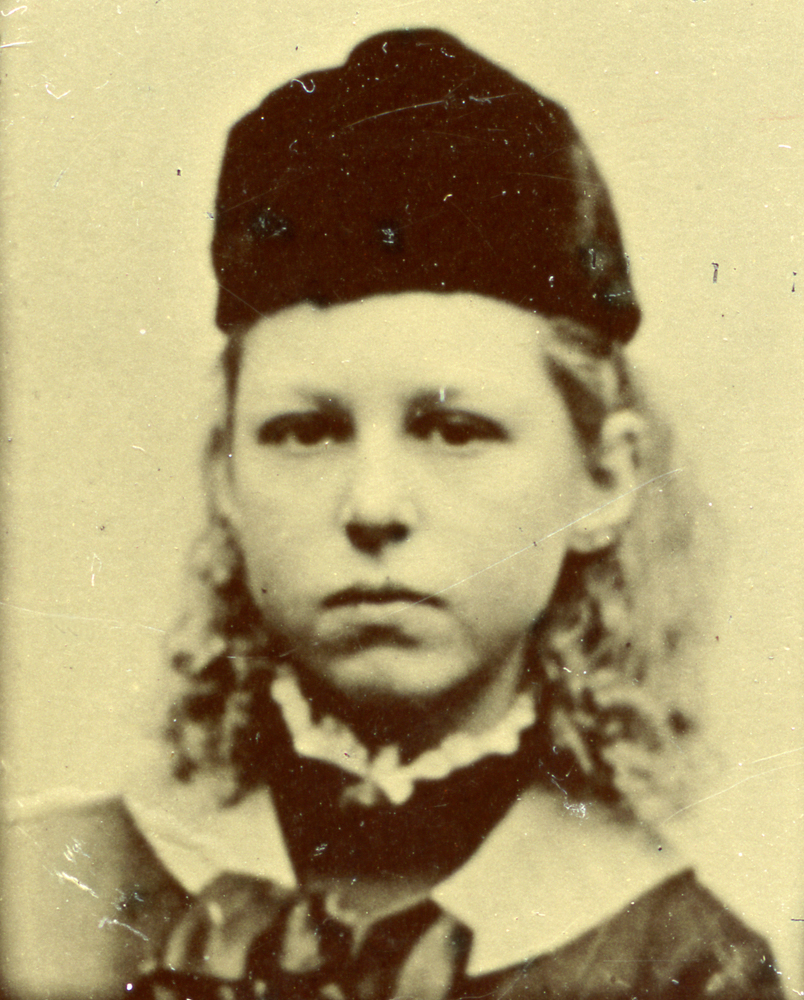 Louise Harding Williams, 1882
