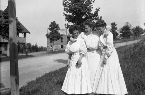 Ruhl Family, 37 Hyslop Rd.